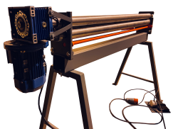 Вальцовочный станок трехвалковый электромеханический  RME-1300х0.8мм от компании Нова Механика